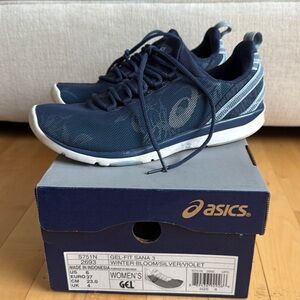 ASICS Women's gel-fit Sana 3 athletic shoes size 6, like brand new.